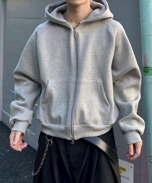 Chikashitsu +（チカシツプラス）の「【Chikashitsu +】heavy weight cotton cropped hoodie / 【チカシツプラス】ヘビーウェイトコットンクロップドパーカー（パーカー・メンズ・グレー/杢グレー/ブラック・ONE SIZE）」の16枚目の写真