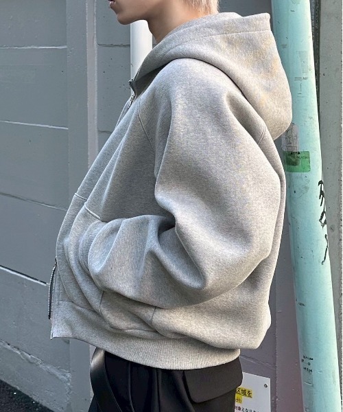 Chikashitsu +（チカシツプラス）の「【Chikashitsu +】heavy weight cotton cropped hoodie / 【チカシツプラス】ヘビーウェイトコットンクロップドパーカー（パーカー・メンズ・グレー/杢グレー/ブラック・ONE SIZE）」の18枚目の写真