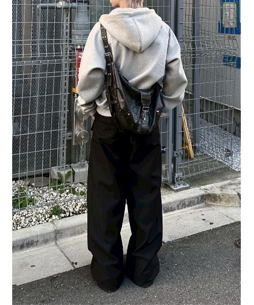 Chikashitsu +（チカシツプラス）の「【Chikashitsu +】heavy weight cotton cropped hoodie / 【チカシツプラス】ヘビーウェイトコットンクロップドパーカー（パーカー・メンズ・グレー/杢グレー/ブラック・ONE SIZE）」の21枚目の写真