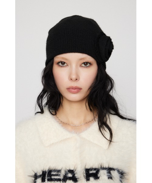 LAGUA GEM（ラグアジェム）の「FLOWER MOTIF KNIT キャップ（ニットキャップ/ビーニー・レディース・レッド系その他/グレー系その他2/ブラック・FREE）」の5枚目の写真