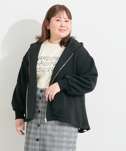 SMILE LAND（スマイルランド）の「＜大きいサイズ＞裾バルーン裏起毛カットソーパーカー（パーカー・レディース・ライトベージュ/ブラック/グレイッシュブルー・L/LL/3L/4L/5L）」の8枚目の写真