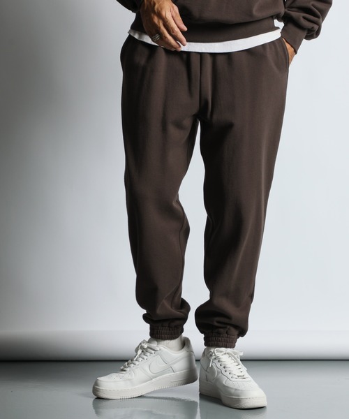 The DUFFER of ST.GEORGE(ザダファーオブセントジョージ)の「【WEB限定アイテム】14oz HEAVY WEIGHT SETUP SWEAT PANTS:14オンス ヘビーウェイト セットアップ ルーズフィット スウェットパンツ(スウェットパンツ・メンズ・チャコールグレー/ブラウン/ブラック・SMALL/MEDIUM/LARGE/X-LARGE)」の20枚目の写真