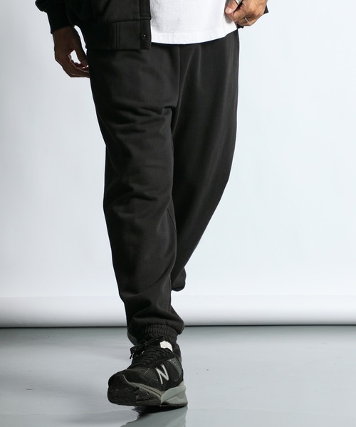 The DUFFER of ST.GEORGE(ザダファーオブセントジョージ)の「【WEB限定アイテム】14oz HEAVY WEIGHT SETUP SWEAT PANTS:14オンス ヘビーウェイト セットアップ ルーズフィット スウェットパンツ(スウェットパンツ・メンズ・チャコールグレー/ブラウン/ブラック・SMALL/MEDIUM/LARGE/X-LARGE)」の16枚目の写真