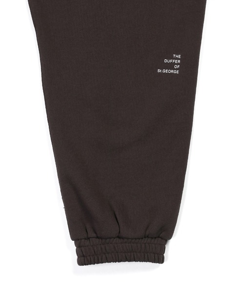 The DUFFER of ST.GEORGE(ザダファーオブセントジョージ)の「【WEB限定アイテム】14oz HEAVY WEIGHT SETUP SWEAT PANTS:14オンス ヘビーウェイト セットアップ ルーズフィット スウェットパンツ(スウェットパンツ・メンズ・チャコールグレー/ブラウン/ブラック・SMALL/MEDIUM/LARGE/X-LARGE)」の5枚目の写真