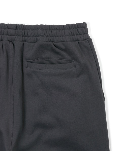 The DUFFER of ST.GEORGE(ザダファーオブセントジョージ)の「【WEB限定アイテム】14oz HEAVY WEIGHT SETUP SWEAT PANTS:14オンス ヘビーウェイト セットアップ ルーズフィット スウェットパンツ(スウェットパンツ・メンズ・チャコールグレー/ブラウン/ブラック・SMALL/MEDIUM/LARGE/X-LARGE)」の6枚目の写真