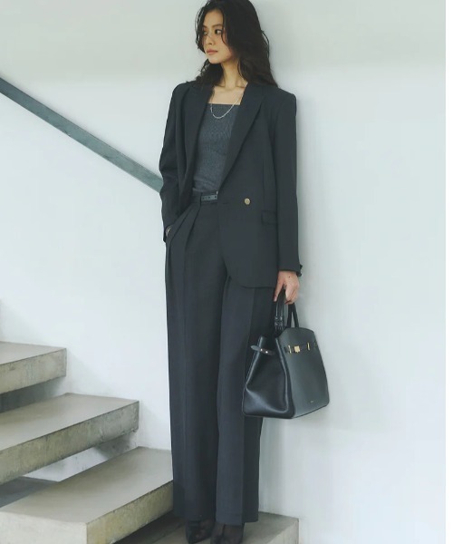 anuans（アニュアンス）の「【XSサイズあり】ベーシックタックワイドパンツ（スラックス・レディース・ベージュ/ブラウン/グレー・SMALL/MEDIUM/X-SMALL）」の6枚目の写真