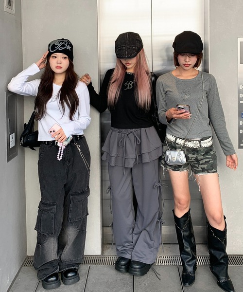 lilful（リルフル）の「羽モチーフ ラインストーン バックデザイン コンパクトロンT（Tシャツ/カットソー・レディース・ホワイト/ブラック/グレー・S/M）」の20枚目の写真