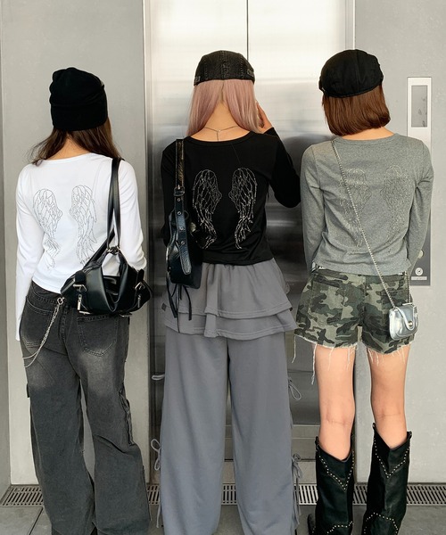 lilful（リルフル）の「羽モチーフ ラインストーン バックデザイン コンパクトロンT（Tシャツ/カットソー・レディース・ホワイト/ブラック/グレー・S/M）」の21枚目の写真