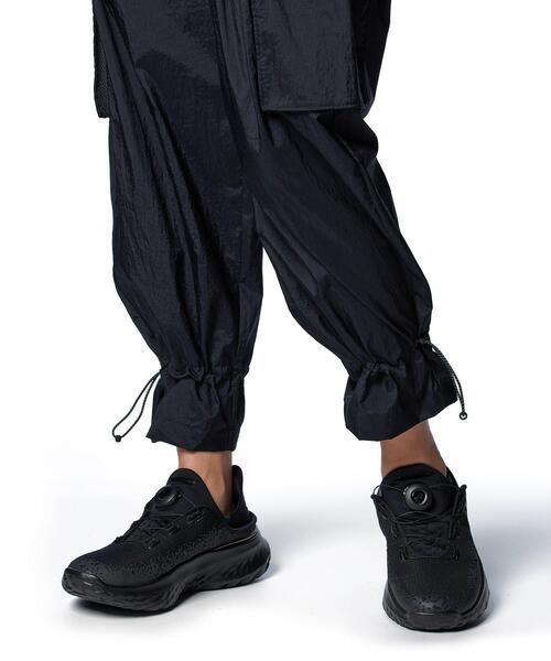 UNDER ARMOUR（アンダーアーマー）の「UAクリンクル ウーブン パンツ（トレーニング/レディース）（その他パンツ・レディース・ブラック・S/L/M/XL）」の6枚目の写真