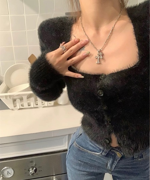 shopnikoniko（ショップニコニコ）の「シャギーニット カーディガン ショート丈 クロップド丈 カーデ（カーディガン/ボレロ・レディース・ホワイト/ブラック・フリー）」の4枚目の写真