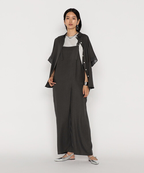 Gabardine K.T（ギャバジンケーティー）の「麻調合繊 パンツディテールオールインワン（サロペット/オーバーオール・レディース・グレー/ブラック・11号）」の5枚目の写真