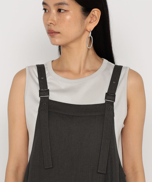 Gabardine K.T（ギャバジンケーティー）の「麻調合繊 パンツディテールオールインワン（サロペット/オーバーオール・レディース・グレー/ブラック・11号）」の15枚目の写真