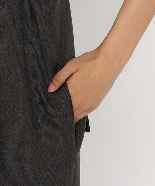 Gabardine K.T（ギャバジンケーティー）の「麻調合繊 パンツディテールオールインワン（サロペット/オーバーオール・レディース・グレー/ブラック・11号）」の19枚目の写真