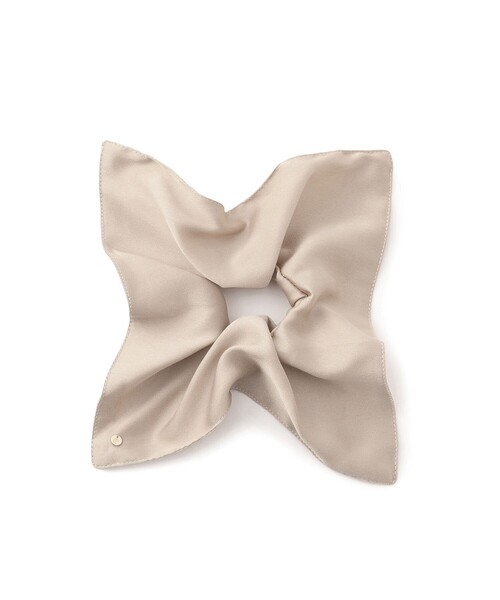 ROPE' PICNIC（ロペピクニック）の「チャーム付きサテンボリュームスクエアシュシュ（ヘアゴム・レディース・イエロー系その他3/ベージュ/ブラック・FREE）」の13枚目の写真