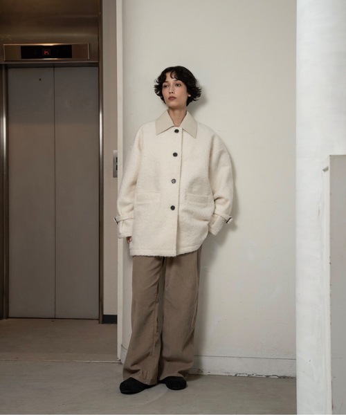 lawgy（ラウジー）の「different material fluffy coat / ディファレントマテリアルフラッフィーコート（その他アウター・レディース・ホワイト/ベージュ/グレー・FREE）」の6枚目の写真