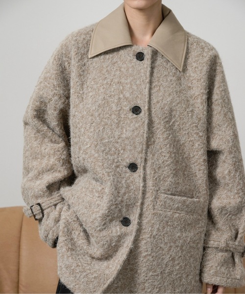 different material fluffy coat / ディファレントマテリアル