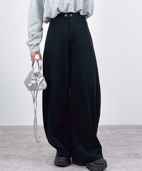 CLOTHY(クロシィ)の「【後ろにタックを入れた立体的なシルエット】ダブルボタンパンツ(その他パンツ・レディース・グレー/ブラック/ブルー・FREE)」の18枚目の写真