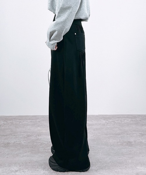 CLOTHY(クロシィ)の「【後ろにタックを入れた立体的なシルエット】ダブルボタンパンツ(その他パンツ・レディース・グレー/ブラック/ブルー・FREE)」の17枚目の写真