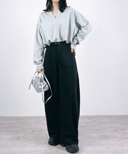 CLOTHY(クロシィ)の「【後ろにタックを入れた立体的なシルエット】ダブルボタンパンツ(その他パンツ・レディース・グレー/ブラック/ブルー・FREE)」の5枚目の写真