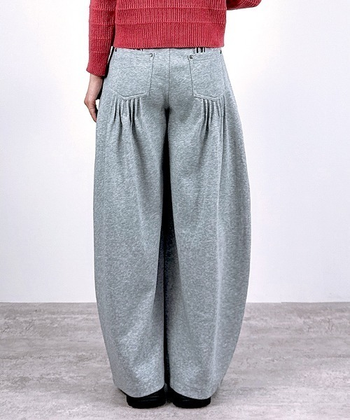 CLOTHY(クロシィ)の「【後ろにタックを入れた立体的なシルエット】ダブルボタンパンツ(その他パンツ・レディース・グレー/ブラック/ブルー・FREE)」の8枚目の写真