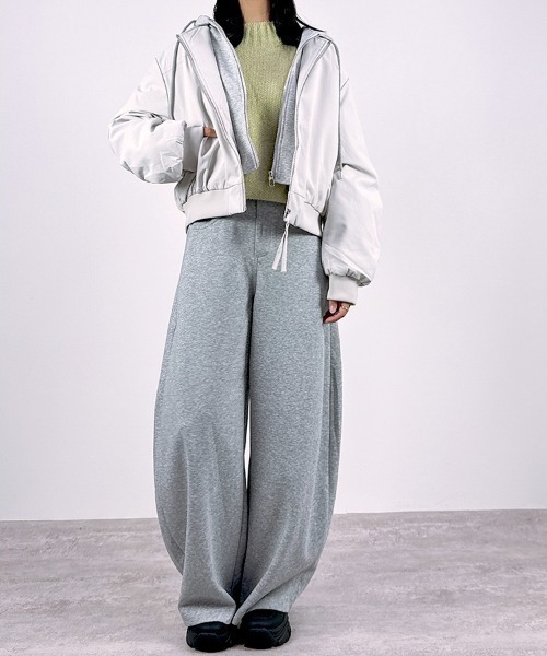CLOTHY(クロシィ)の「【後ろにタックを入れた立体的なシルエット】ダブルボタンパンツ(その他パンツ・レディース・グレー/ブラック/ブルー・FREE)」の11枚目の写真