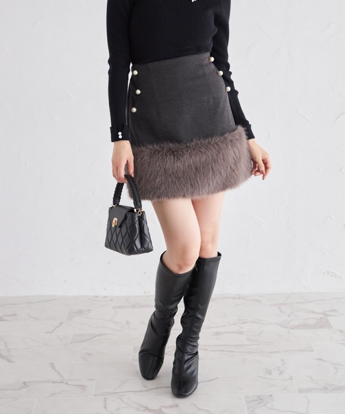 tocco closet(トッコ クローゼット)の「【ZOZO限定】インナーパンツ付き裾ファーパール装飾ミニスカート(スカート・レディース・チャコールグレー/ベージュ/ライトグレー・M)」の1枚目の写真