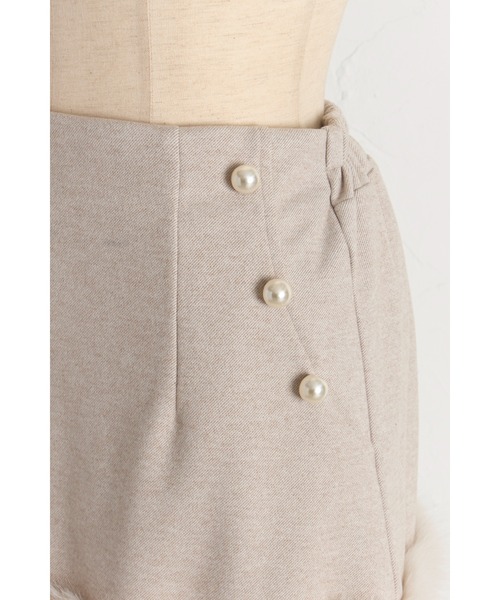 tocco closet(トッコ クローゼット)の「【ZOZO限定】インナーパンツ付き裾ファーパール装飾ミニスカート(スカート・レディース・チャコールグレー/ベージュ/ライトグレー・M)」の7枚目の写真