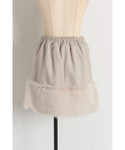 tocco closet(トッコ クローゼット)の「【ZOZO限定】インナーパンツ付き裾ファーパール装飾ミニスカート(スカート・レディース・チャコールグレー/ベージュ/ライトグレー・M)」の5枚目の写真