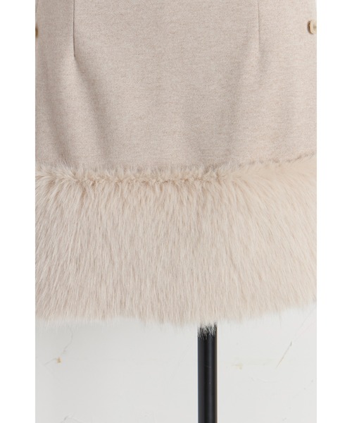 tocco closet(トッコ クローゼット)の「【ZOZO限定】インナーパンツ付き裾ファーパール装飾ミニスカート(スカート・レディース・チャコールグレー/ベージュ/ライトグレー・M)」の4枚目の写真
