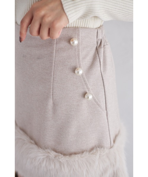tocco closet(トッコ クローゼット)の「【ZOZO限定】インナーパンツ付き裾ファーパール装飾ミニスカート(スカート・レディース・チャコールグレー/ベージュ/ライトグレー・M)」の13枚目の写真
