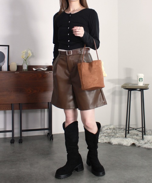 セール】【2点セット】ベルト付きフェイクレザーショートパンツ / 合皮