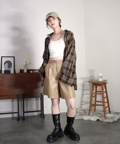 2点セット】ベルト付きフェイクレザーショートパンツ / 合皮素材