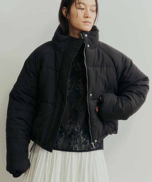 Libra Cue（リブラ キュー）の「中綿ショートブルゾン（ダウンジャケット/コート・レディース・ブラック/ベージュ・FREE）」の3枚目の写真