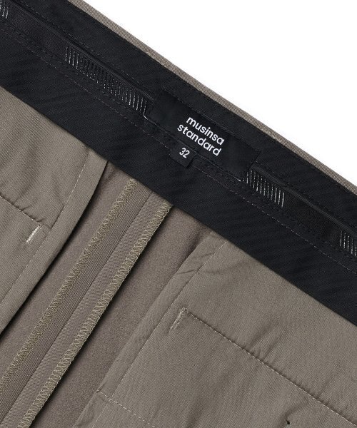 MUSINSA STANDARD(ムシンサスタンダード)の「ヘビーウェイトインナーナッピングワイドヒドゥンバンディングスラックス【ダスティベージュ】(スラックス・メンズ・その他・30/31/33/26/27/28/40/38/42/36/34/32/29)」の6枚目の写真