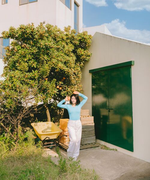 LOOKAST(ルックキャスト)の「アデルデニムワイドパンツ_ホワイト / ADELE DENIM WIDE PANTS_WHITE(デニムパンツ・レディース・ホワイト・SMALL/X-SMALL)」の5枚目の写真