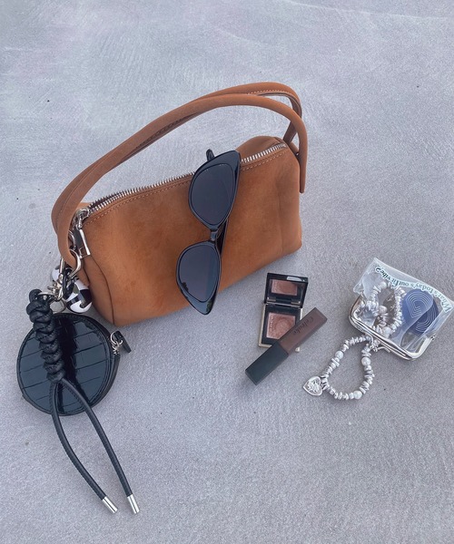 ISOOK（アイスー）の「2wayスエードバッグ(kiharu select) / ハンドバッグ ショルダーバッグ 斜め掛け ミニ スウェード ブルー ブラウン 青 茶（ハンドバッグ・レディース・ブルー/ブラウン・FREE）」の2枚目の写真