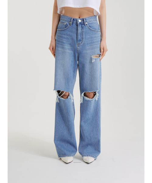 UNKNOWN PLANET(アンノウンプラネット)の「セミワイドスリットデニムパンツブルー(デニムパンツ・レディース・その他・LARGE/MEDIUM/SMALL)」の2枚目の写真