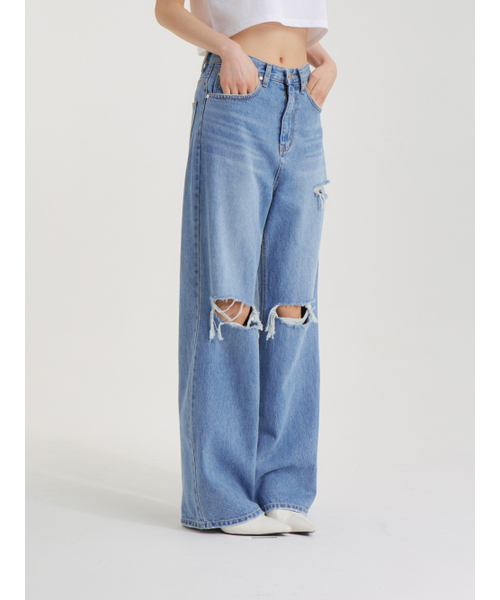 UNKNOWN PLANET(アンノウンプラネット)の「セミワイドスリットデニムパンツブルー(デニムパンツ・レディース・その他・LARGE/MEDIUM/SMALL)」の4枚目の写真