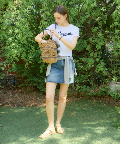 SALON DE YOHN(サロンドヨーン)の「Classic Denim Mini Skirt_ Blue(スカート・レディース・その他・SMALL/MEDIUM/LARGE)」の2枚目の写真
