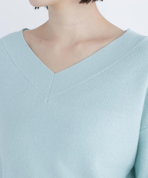 ◇Vネックフォルムニットセットアップ（ワンピース）｜NATURAL BEAUTY