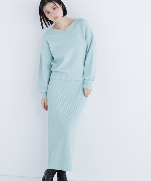 ◇Vネックフォルムニットセットアップ（ワンピース）｜NATURAL BEAUTY