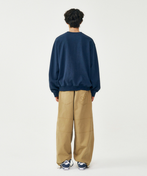 FROM ARLES(フロムアルル)の「クラシックアップリケスウェットシャツ / ネイビー(スウェット・メンズ・ネイビー・LARGE/MEDIUM)」の3枚目の写真