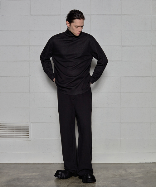 DGNAK(ディグナク)の「サテンローカットワイドパンツ(ブラック)(その他パンツ・メンズ・ブラック・LARGE/MEDIUM)」の2枚目の写真
