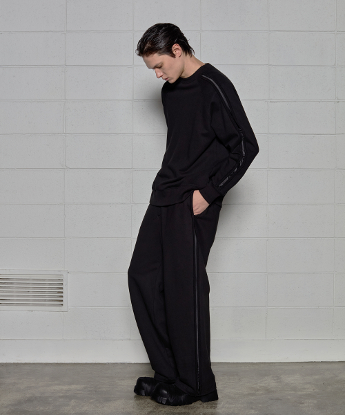 DGNAK(ディグナク)の「サテンローカットワイドパンツ(ブラック)(その他パンツ・メンズ・ブラック・LARGE/MEDIUM)」の5枚目の写真