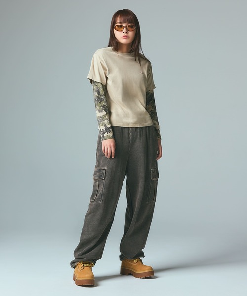 X-girl(エックスガール)の「FACE S/S TEE(Tシャツ/カットソー・レディース・ホワイト/ベージュ/ブラック・S/M/L)」の6枚目の写真