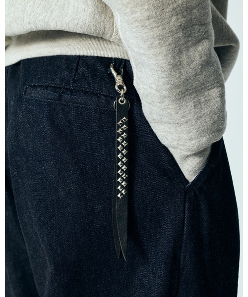 CALEE(キャリー)の「STUDS LEATHER SHORT KEY RING(財布・メンズ・ブラック・FREE)」の1枚目の写真