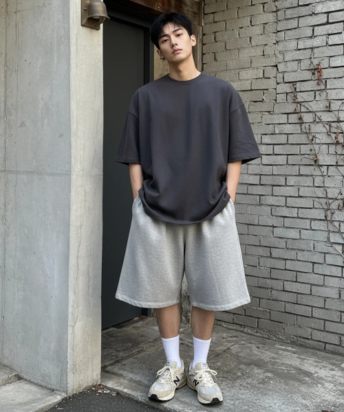 PACIENCIA（パシエンシア）の「無地ビッグサイズボックスフィット半袖（Tシャツ/カットソー・メンズ・ホワイト/ブラック/グレー/チャコール・MEDIUM/LARGE/X-LARGE/XX-LARGE）」の9枚目の写真