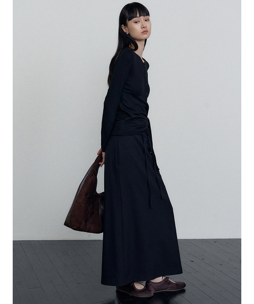 MAKE A TOAST(メイクアトースト)の「リラックスドマキシスカート ブラック MBEFSK001BK(スカート・レディース・ブラック・SMALL/MEDIUM)」の3枚目の写真
