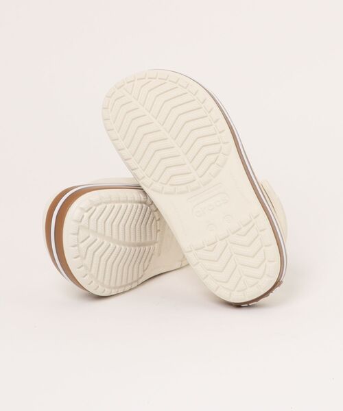 crocs（クロックス）の「クロックス　クロックバンド ガム クロッグ / crocs Crocband Gum Clog（サンダル・レディース・ブラック/アイボリー/オリーブ/ネイビー・28cm/29cm/22cm/23cm/24cm/25cm/26cm/27cm）」の6枚目の写真