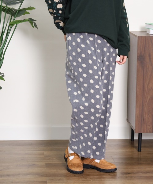 Emago(イマゴ)の「EMAGO ドット柄ニードルパンチパンツ(その他パンツ・レディース・チャコールグレー/グリーン/ブラウン・FREE)」の20枚目の写真